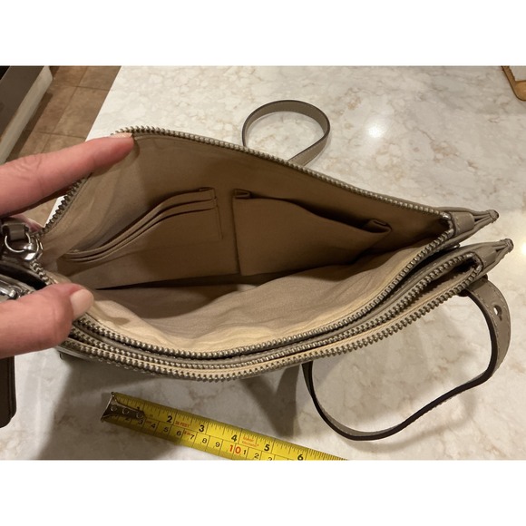 Banana Republic Crossbody Bag Taupe Leather Purse Zip Top Everyday Handbag - Picture 9 of 15